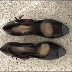 Antonio Melani Adorable Fun Open Toe Brown Heels